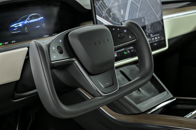 Used 2023 Tesla Model X AWD/4WD image 21