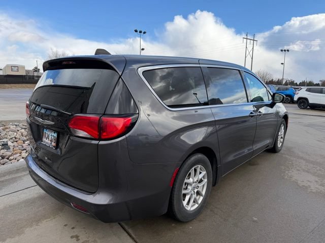 Used 2023 Chrysler Voyager LX FWD image 6