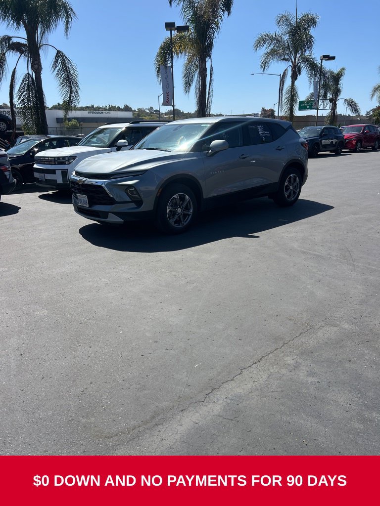 Used 2025 Chevrolet Blazer LT AWD/4WD image 1