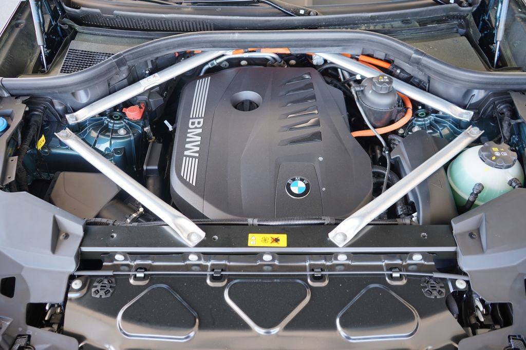 Used 2025 BMW X5 xDrive50e w/ Executive Package image 22