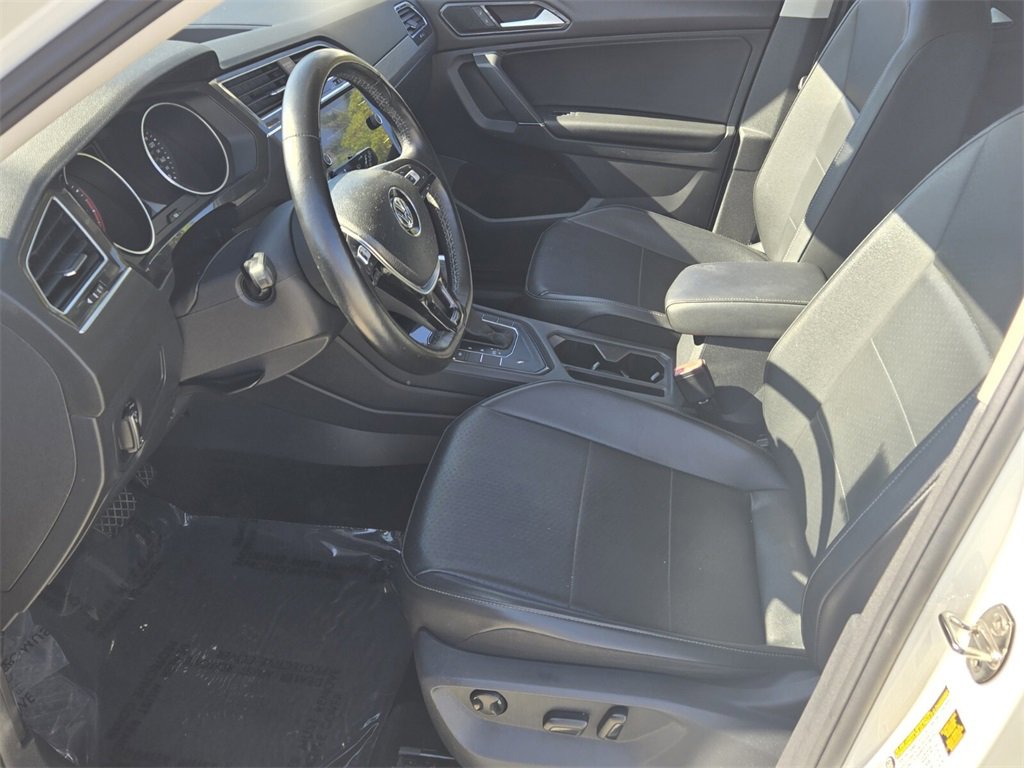 Used 2018 Volkswagen Tiguan SEL image 10