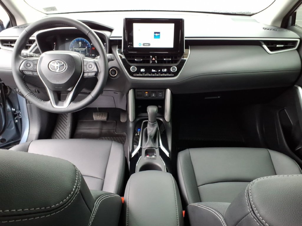 Certified 2025 Toyota Corolla Cross XLE w/ Convenience Package AWD/4WD image 6