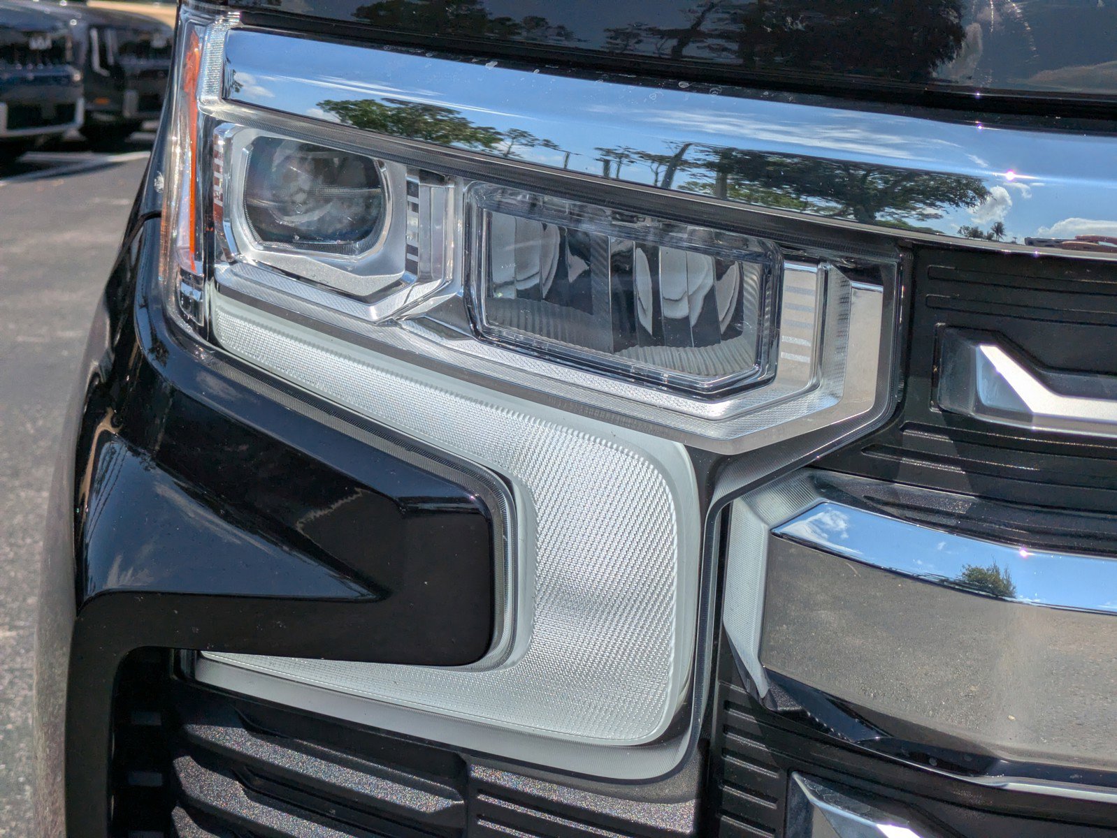Used 2022 Chevrolet Silverado 1500 LTZ w/ Technology Package AWD/4WD image 8
