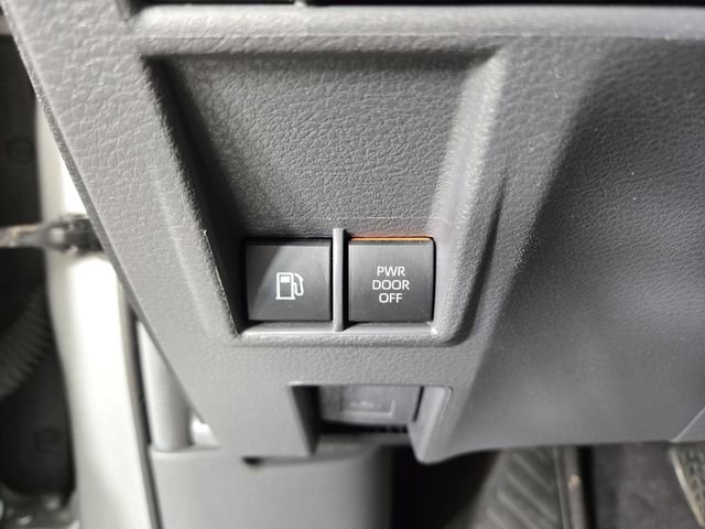 Used 2024 Toyota Sienna XLE image 29