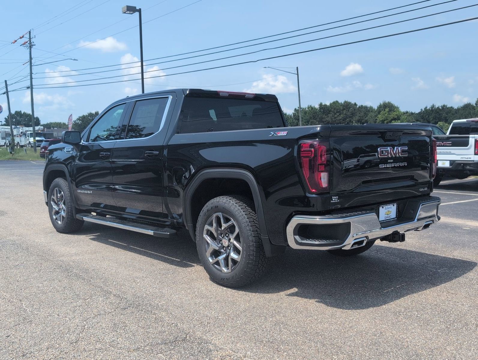 New 2025 GMC Sierra 1500 SLE w/ X31 Off-Road Package AWD/4WD image 3
