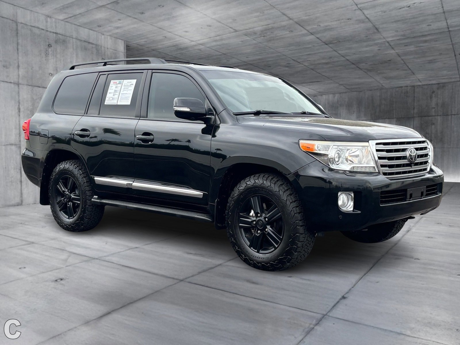 Used 2013 Toyota Land Cruiser image 8