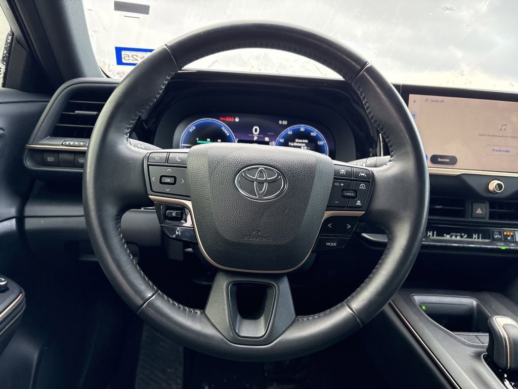 Used 2023 Toyota Crown XLE image 17