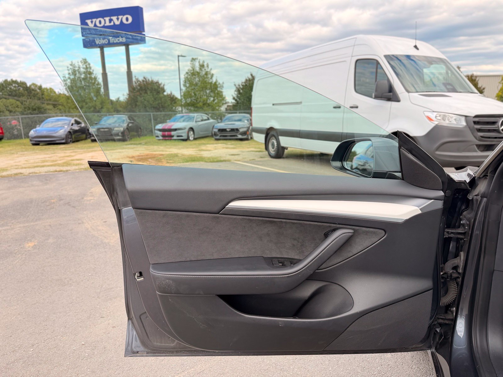 Used 2023 Tesla Model 3 Standard Range RWD image 13