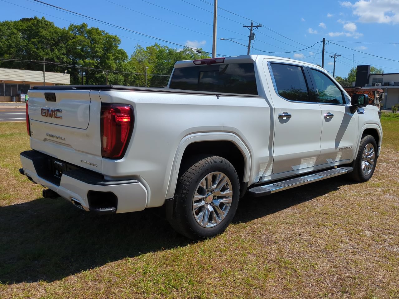 Used 2024 GMC Sierra 1500 Denali w/ Technology Package AWD/4WD image 4