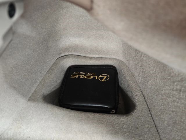 Used 2004 Lexus SC 430 Convertible image 39