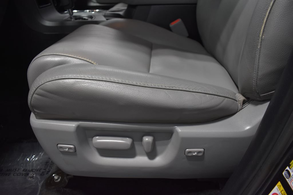 Used 2018 Toyota Sequoia Limited w/ Safety & Convenience Package AWD/4WD image 10