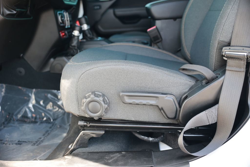 Used 2024 Jeep Wrangler Willys AWD/4WD image 19