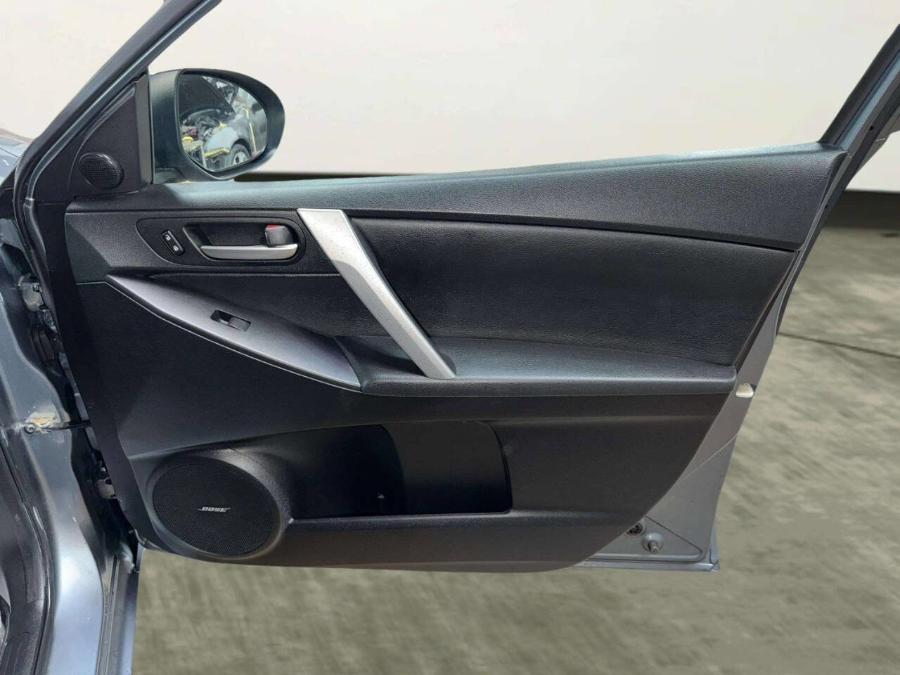 Used 2013 MAZDA MAZDA3 i Grand Touring image 25