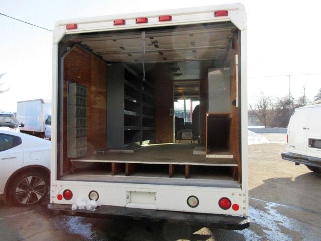 Used 2011 Ford E-350 and Econoline 350 Super Duty w/ Air Conditioning Prep Pkg RWD image 24