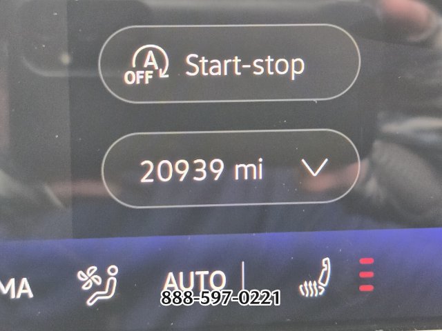 Used 2025 Volkswagen Tiguan SE R-Line AWD/4WD image 30