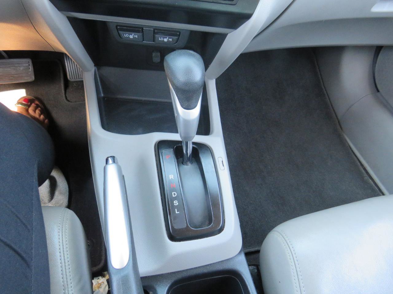 Used 2012 Honda Civic CVT AT-PZEV with Leather image 16