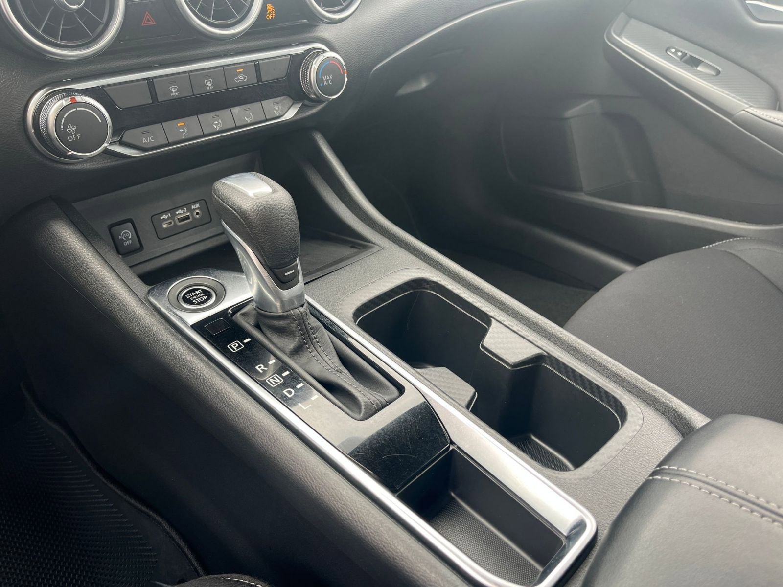 Used 2025 Nissan Sentra SV image 39