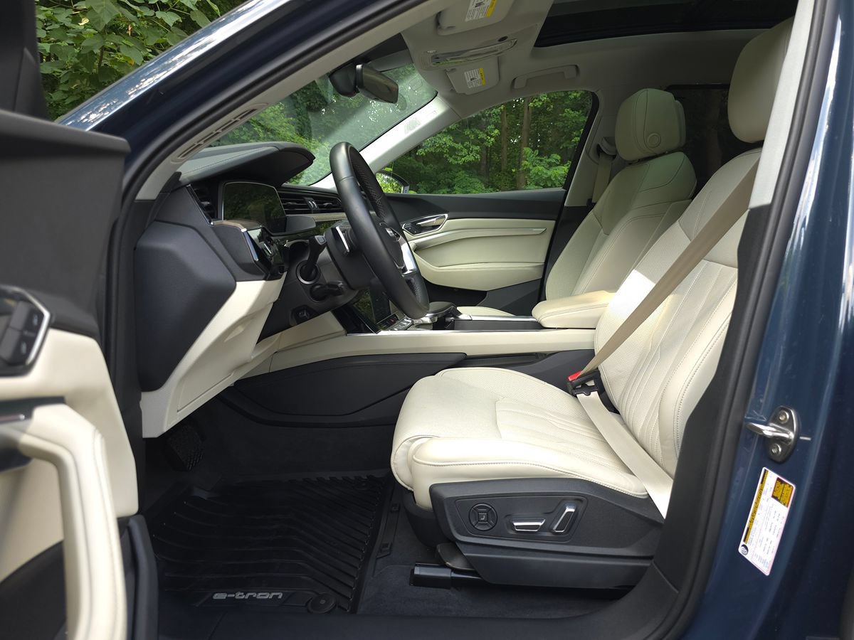 Used 2024 Audi Q8 e-tron Prestige w/ Prestige Package AWD/4WD image 11
