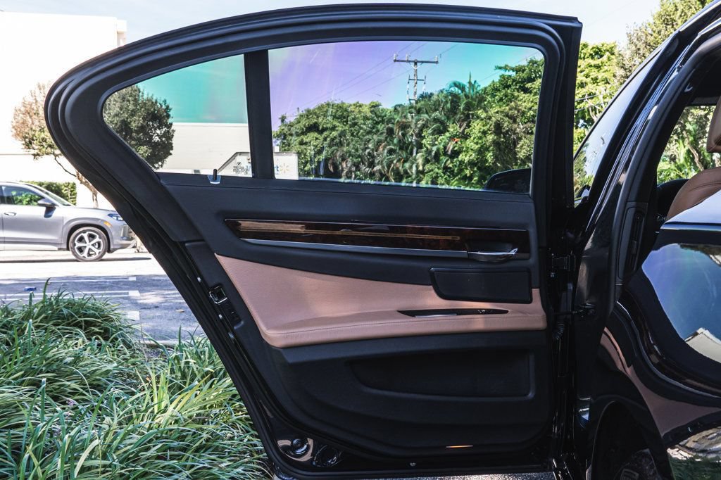 Used 2014 BMW 740i RWD image 31