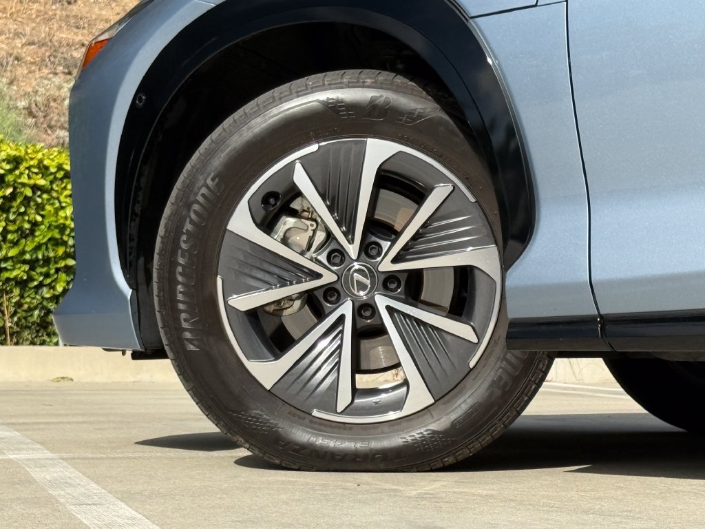 Certified 2023 Lexus RZ 450e Premium w/ Technology Package AWD/4WD image 7