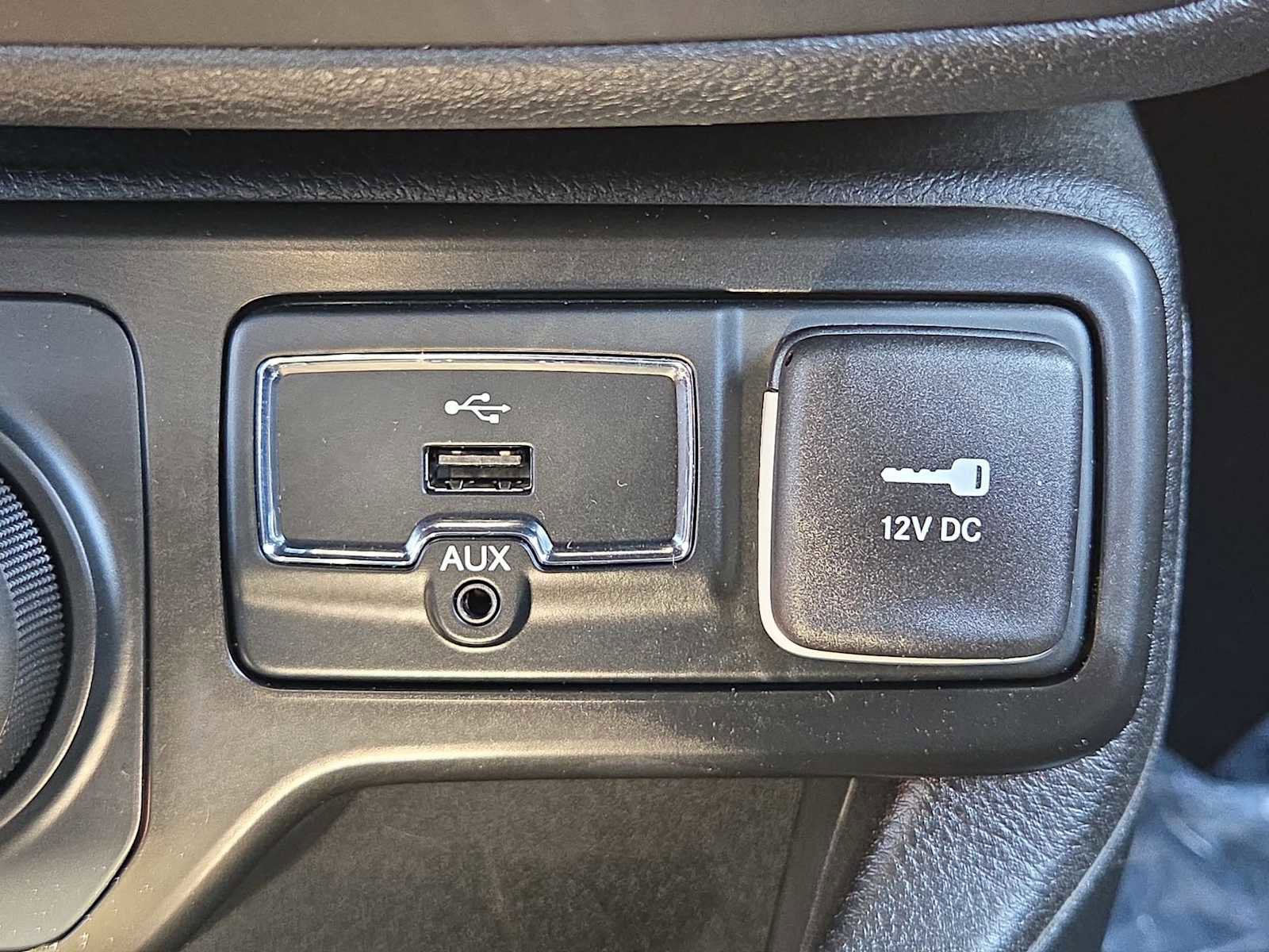Used 2022 Jeep Renegade Latitude image 32