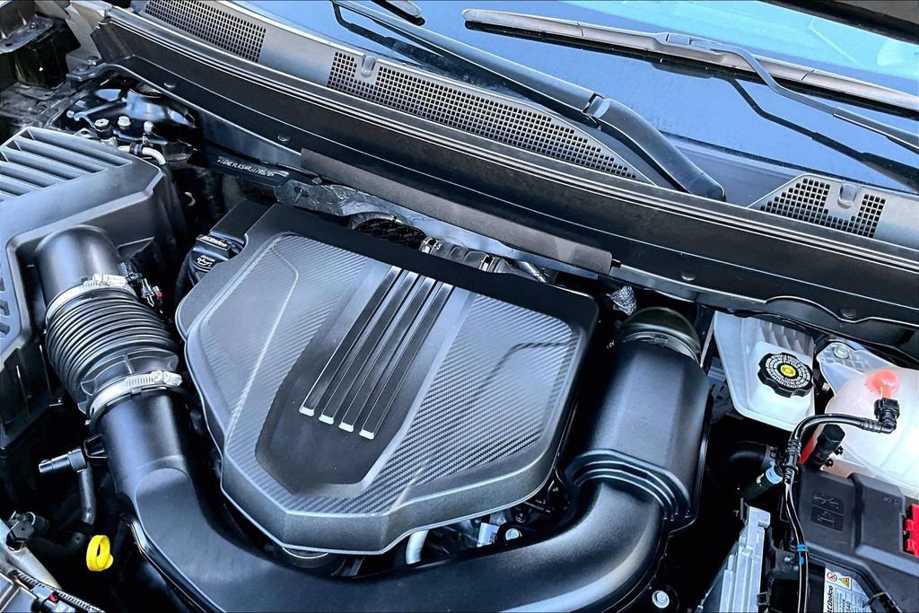 Used 2024 Chevrolet Traverse RS image 43