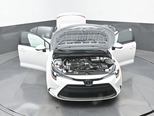 Used 2025 Toyota Corolla LE w/ Convenience Package image 32