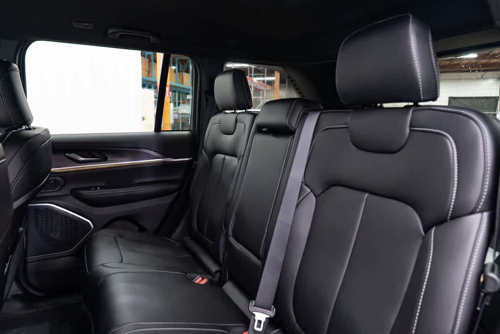 New 2026 Jeep Grand Cherokee Limited AWD/4WD image 28