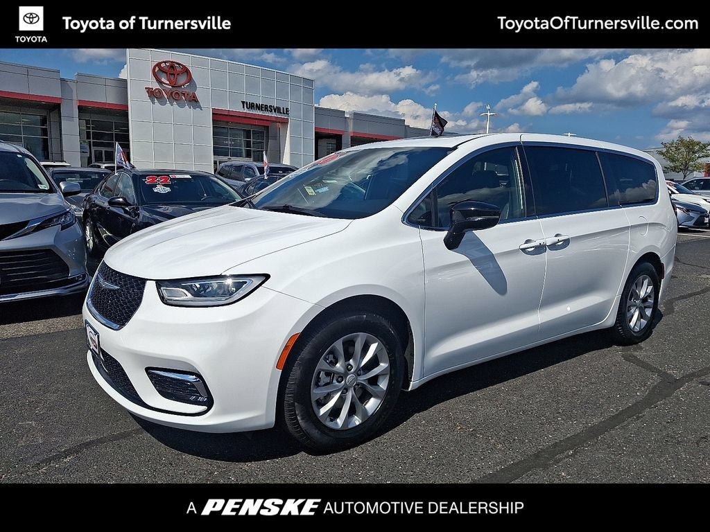 Used 2026 Chrysler Pacifica Limited FWD video 1