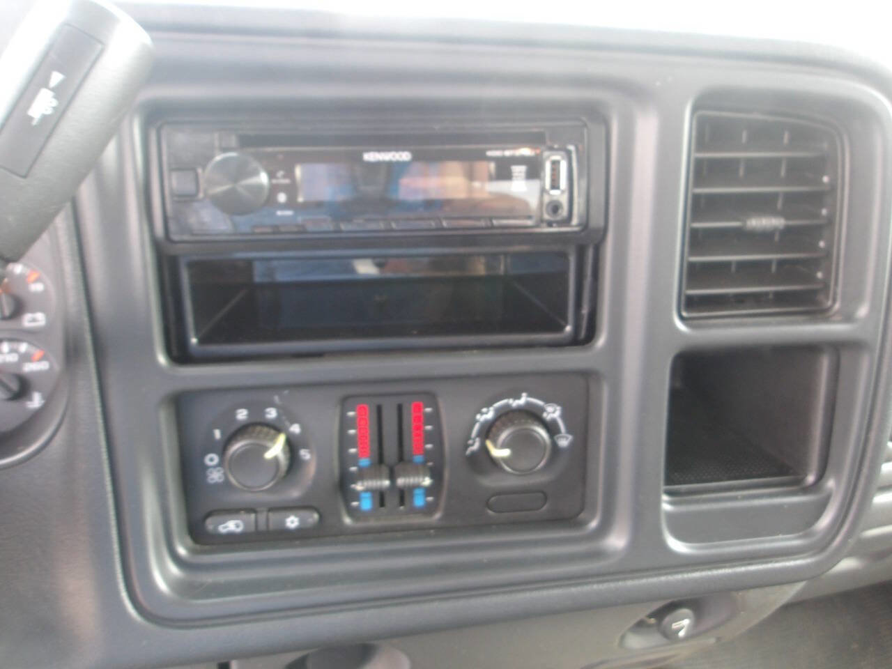 Used 2007 Chevrolet Silverado 1500 W/T RWD image 14