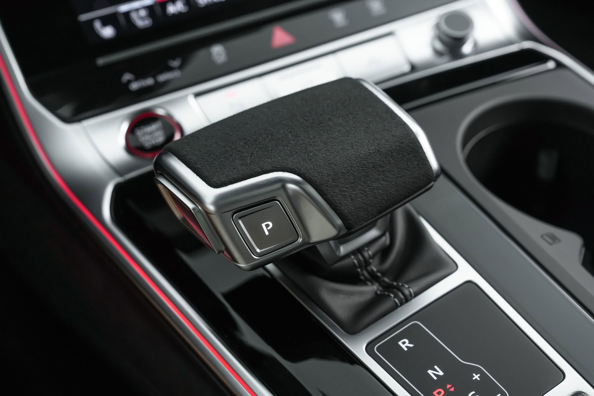 Used 2024 Audi RS 6 performance w/ Matte Carbon Package image 27