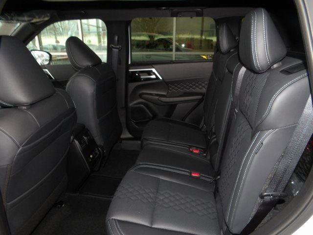 New 2025 Mitsubishi Outlander SEL Black Edition image 16