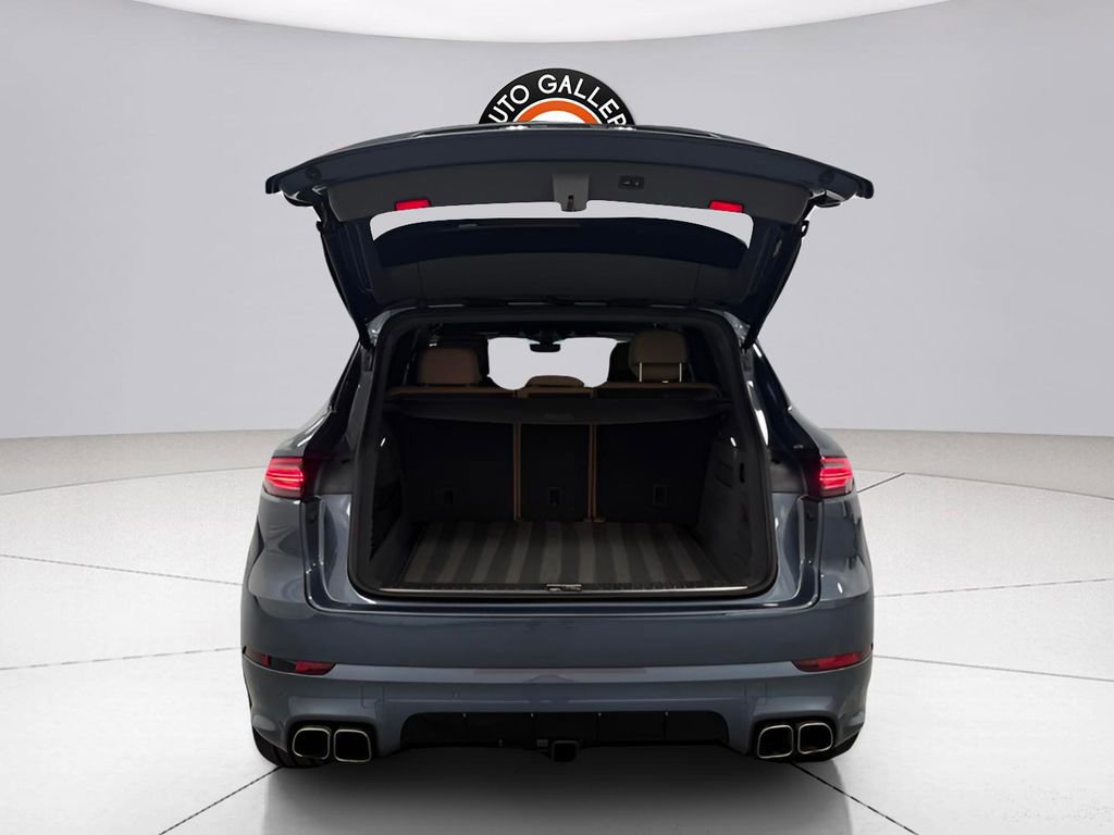 Used 2019 Porsche Cayenne Turbo image 21
