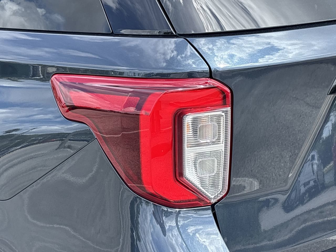 Certified 2023 Ford Explorer ST-Line w/ Class IV Trailer Tow Package image 7