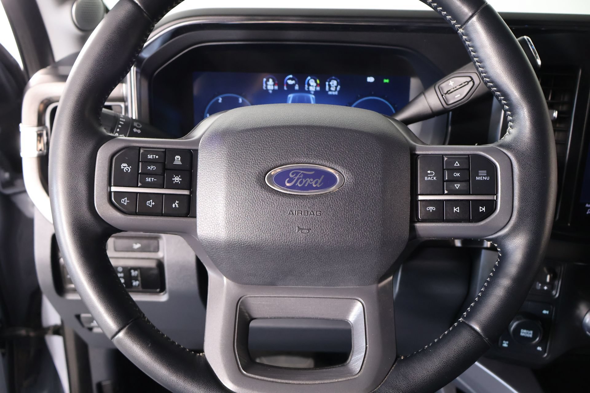 Used 2024 Ford F250 Lariat w/ Lariat Ultimate Package AWD/4WD image 3