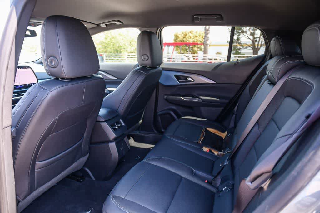 Used 2024 Chevrolet Equinox EV LT FWD image 19