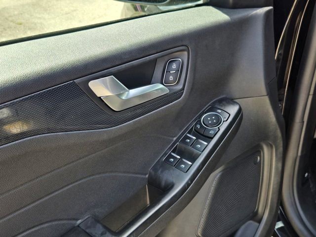 Used 2025 Ford Escape ST-Line FWD image 14