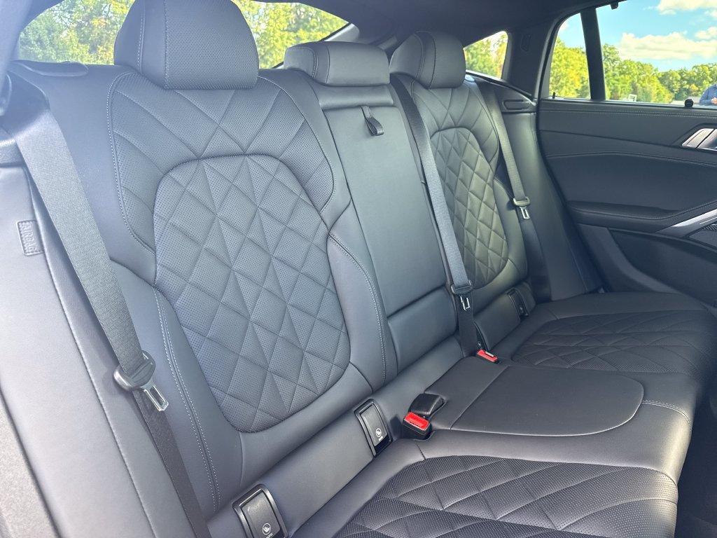 Used 2024 BMW X6 M60i AWD/4WD image 18