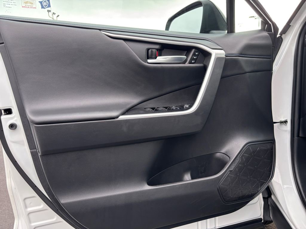 Used 2022 Toyota RAV4 XSE image 23