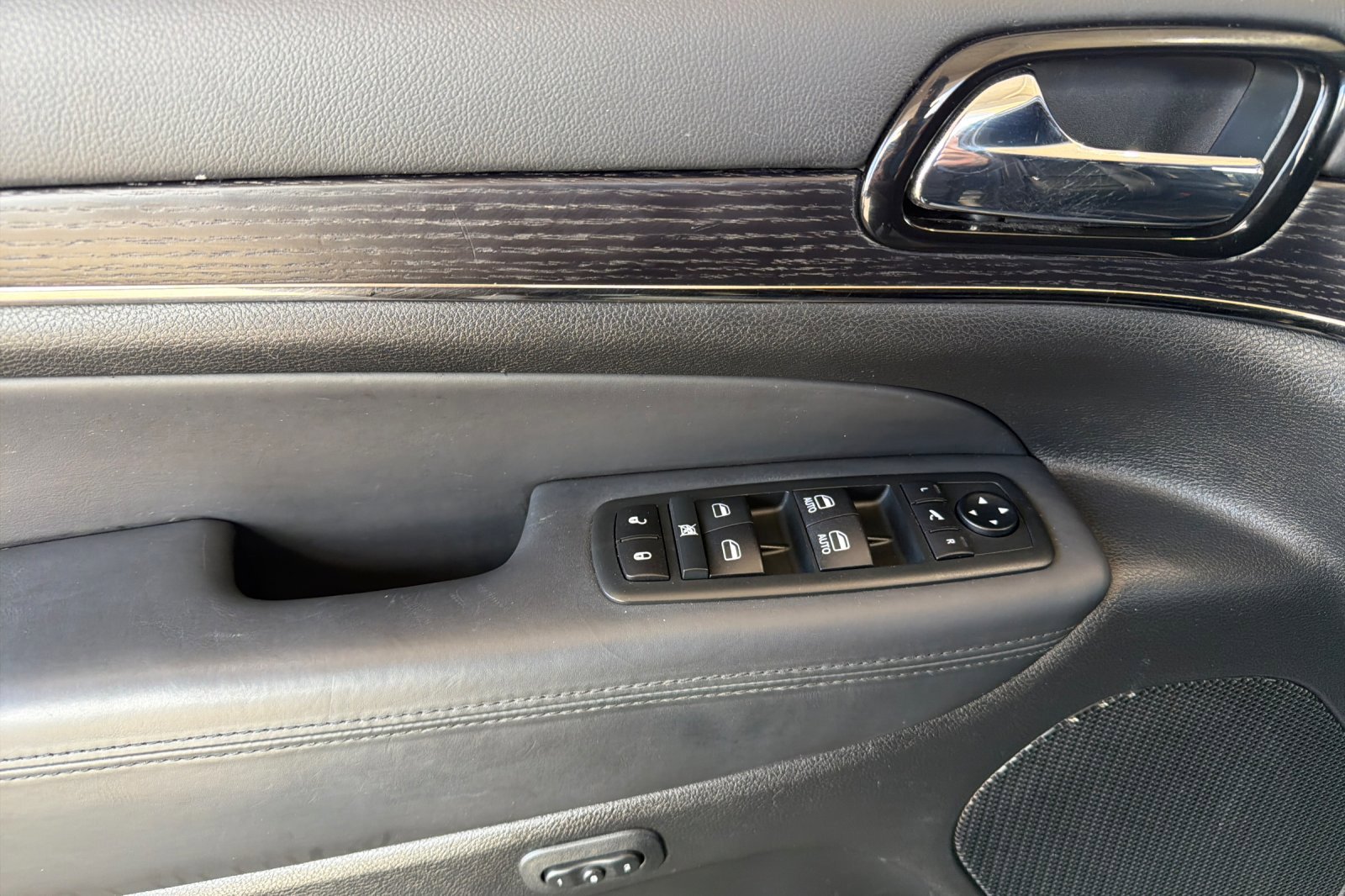 Used 2020 Jeep Grand Cherokee High Altitude AWD/4WD image 10