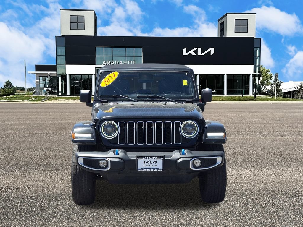 Used 2024 Jeep Wrangler Unlimited Sahara AWD/4WD image 3