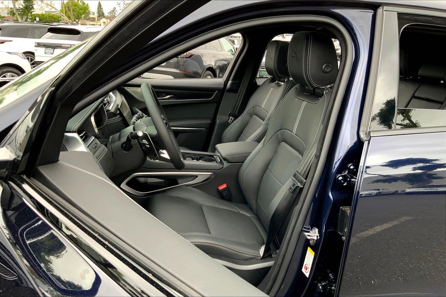 New 2025 Jaguar F-PACE R-Dynamic S image 10