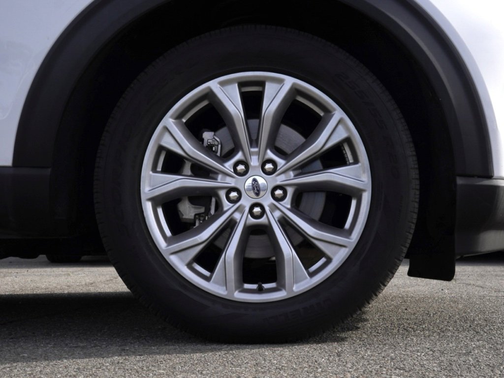 Used 2023 Ford Explorer Limited w/ Equipment Group 301A image 7