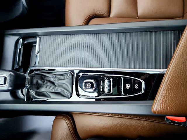 Used 2019 Volvo XC60 T5 Momentum w/ Premium Package image 20