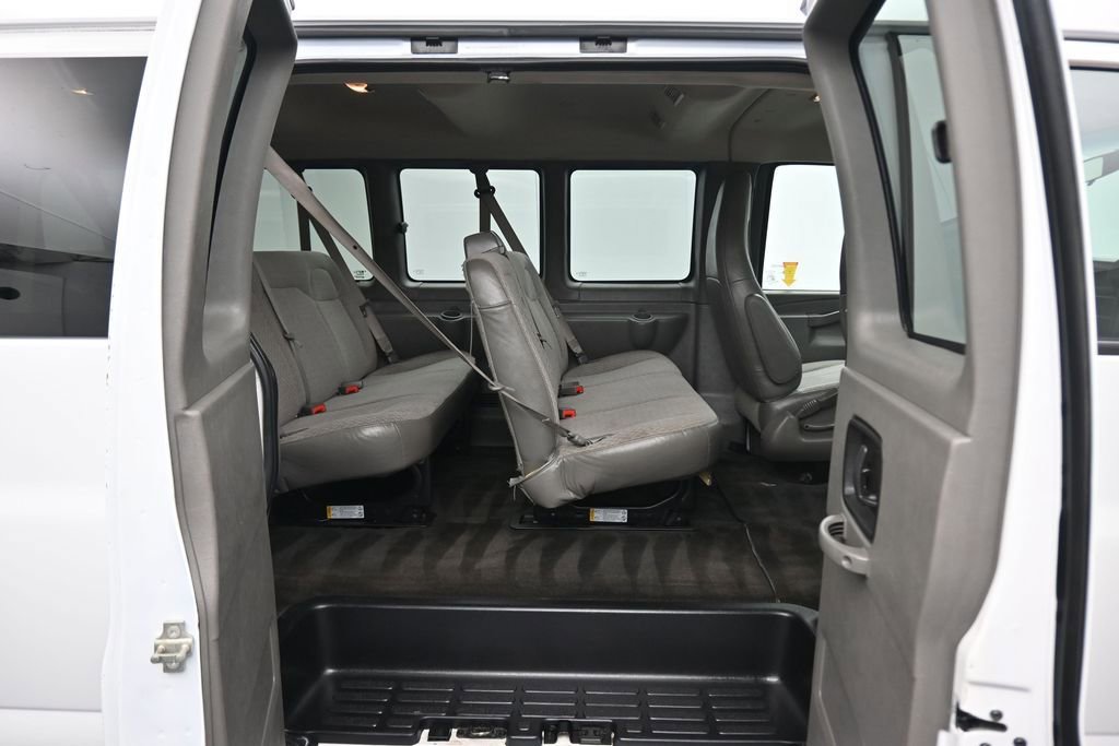 Used 2017 Chevrolet Express 3500 LT w/ LT Preferred Equipment Group RWD image 25