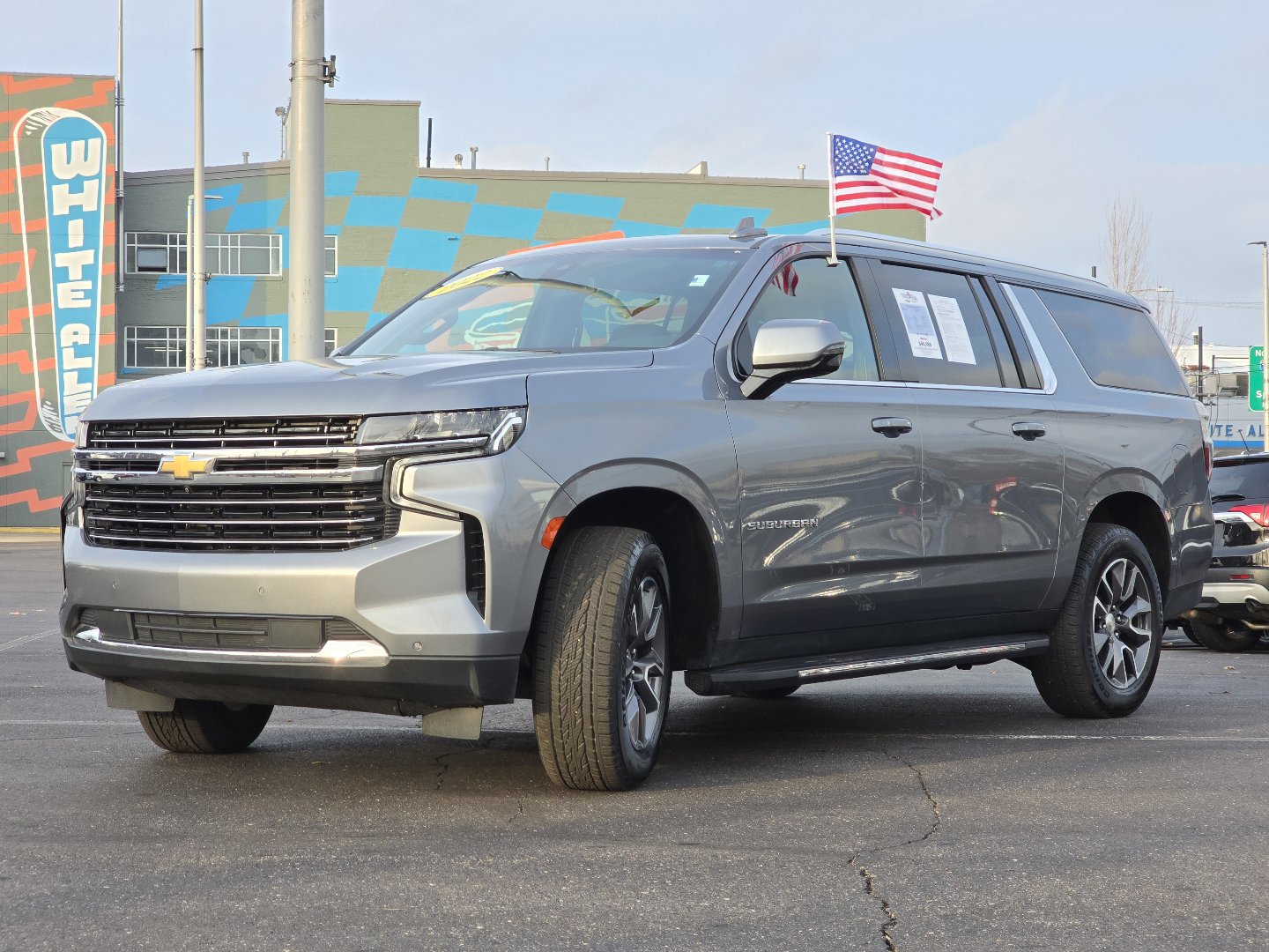 Used 2022 Chevrolet Suburban LT w/ LT Signature Plus Package image 25