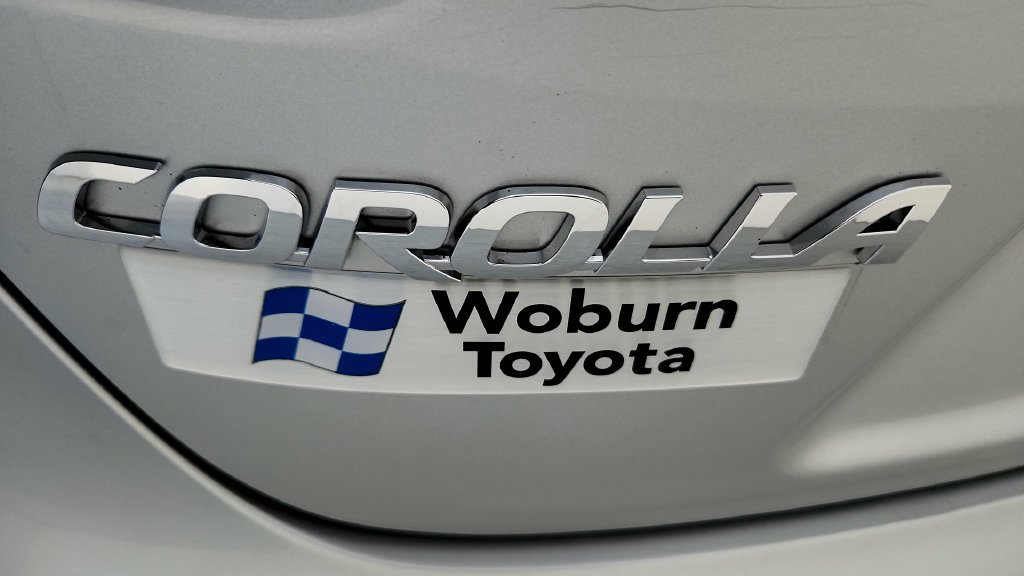 Used 2022 Toyota Corolla SE w/ SE Premium Package FWD image 32