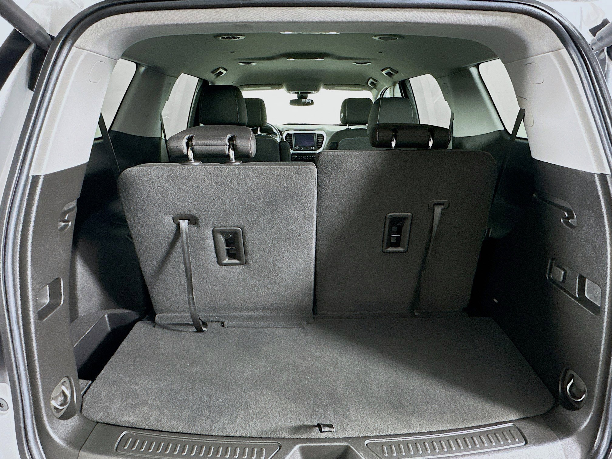 Used 2023 GMC Acadia SLE w/ Driver Convenience Package image 30