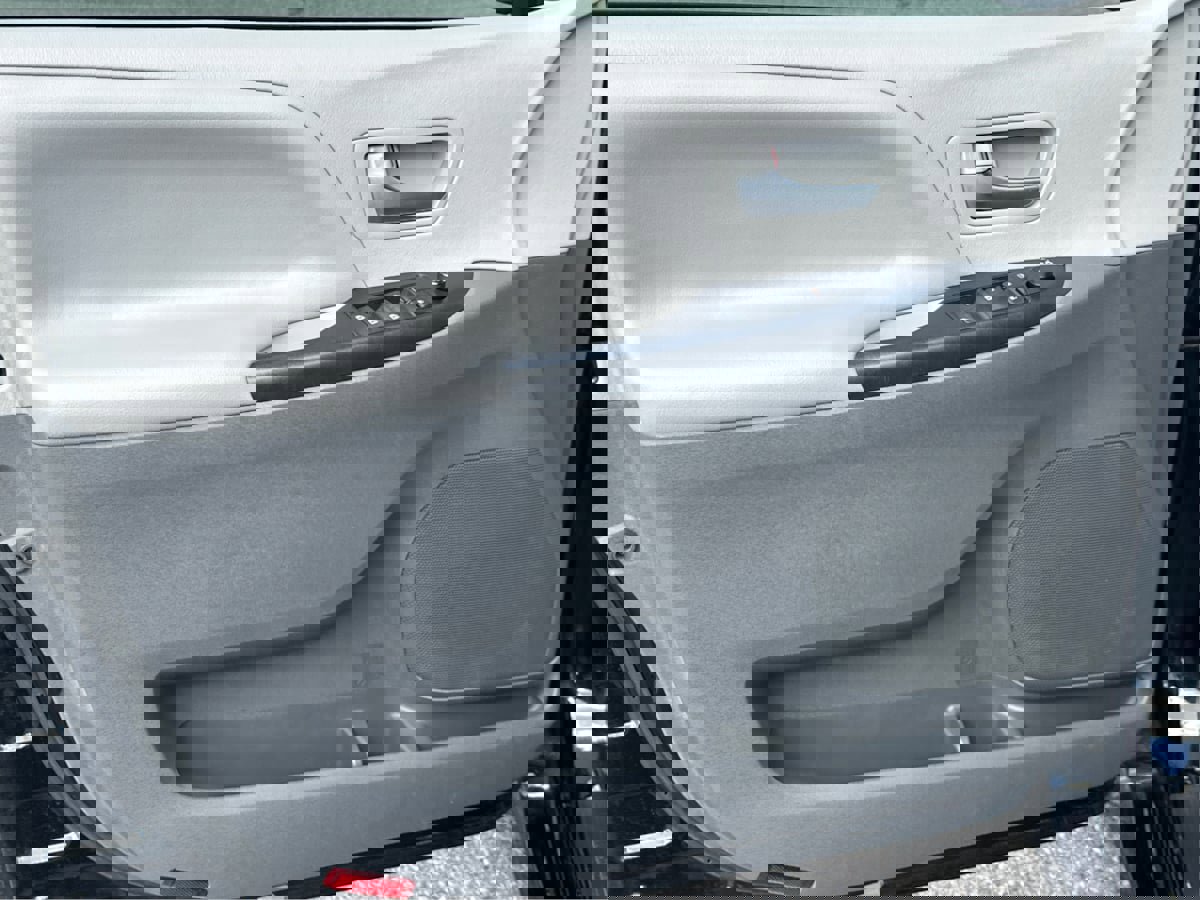 Used 2020 Toyota Sienna LE image 13