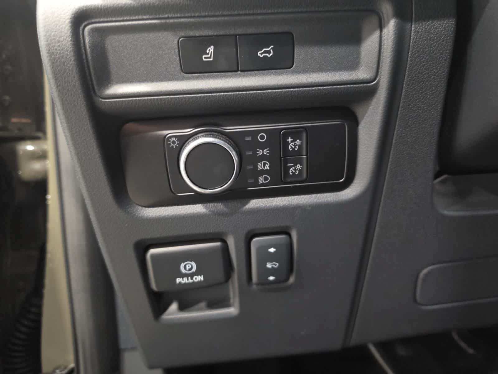 Used 2024 Ford Expedition XLT AWD/4WD image 19